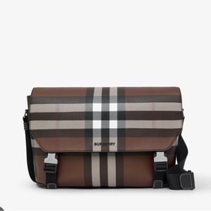 BURBERRY large wright bag
